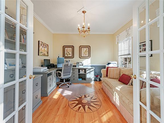 4th image of 4004 Forest Glen Dr