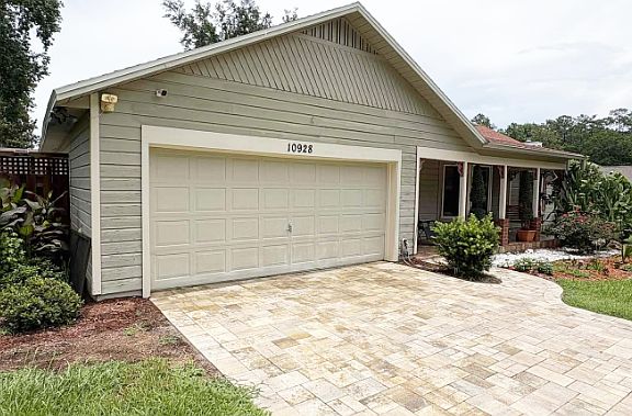 4th image of 10928 NW 34th Pl