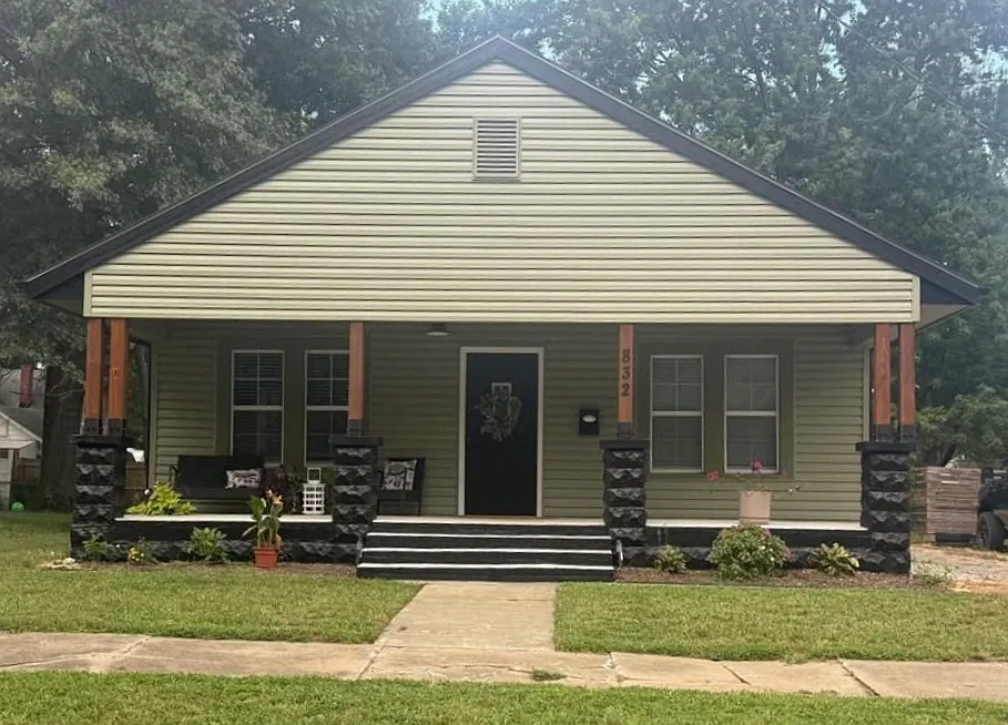 Hickory House — Photo 2