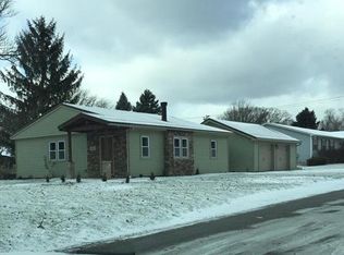 432 Blackhawk Rd, Beaver Falls, PA 15010