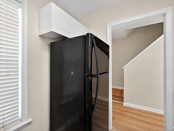 5th image of 2505 Bay Harbor Dr