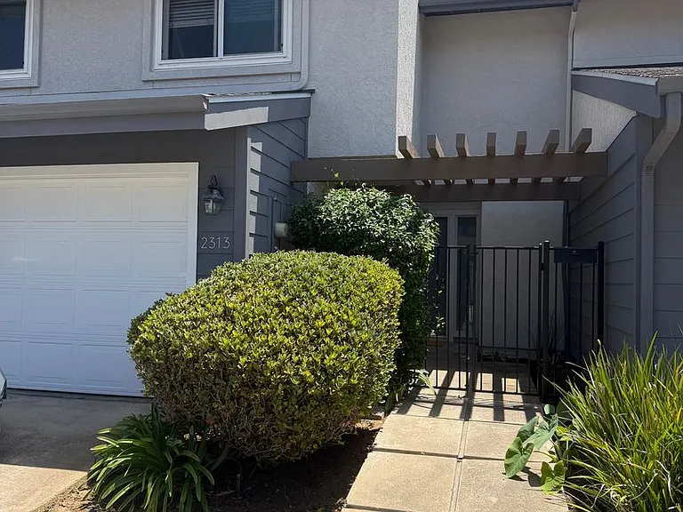 2313 Caminito Estero — Photo 1