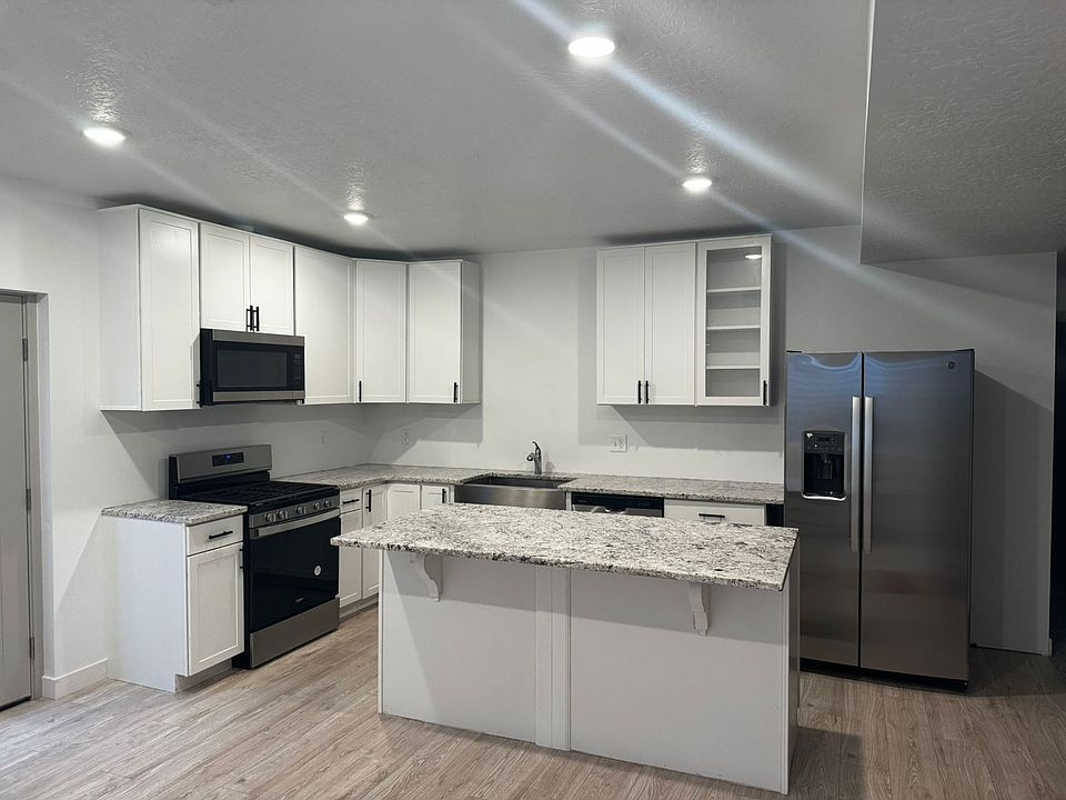 1st image of 676 N Hiddleston Way