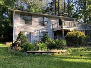 900 Pine Cir, Woodstock, GA 30189