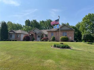 383 Old Country Ln, North Lima, OH 44452