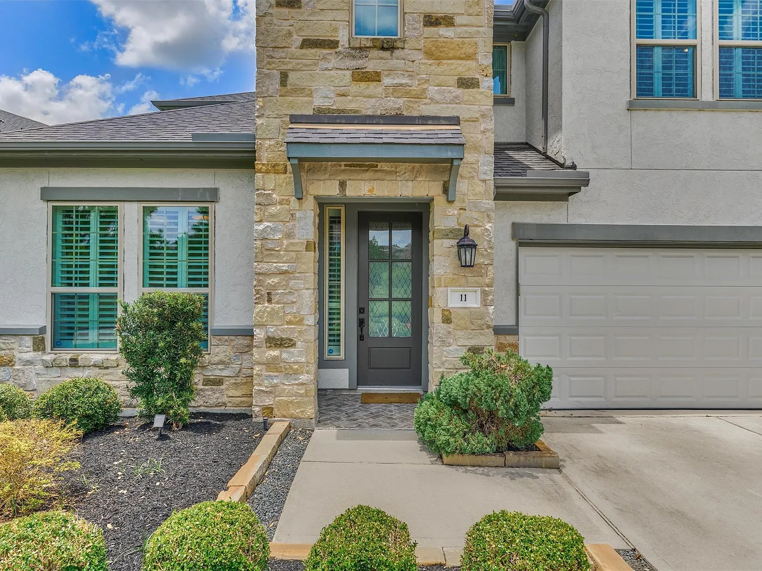 4 bed, 3.5 bath, 3264 sqft, $4,400 — Photo 2