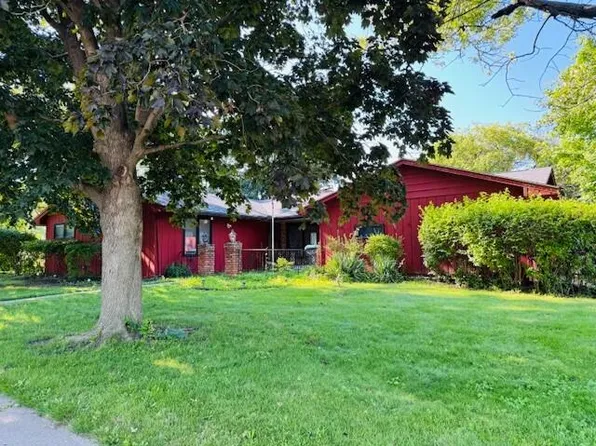 1001 N Miller St, West Liberty, IA 52776