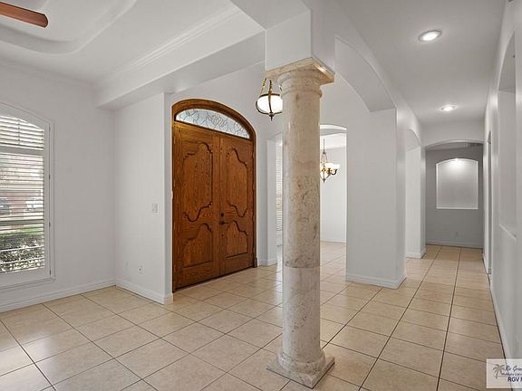 2nd image of 5009 Redwood Ave