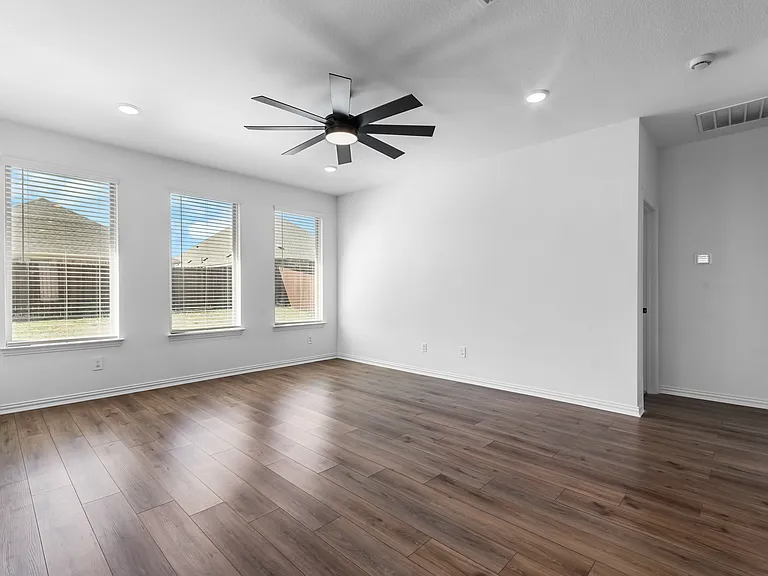 1227 Stockton Trl — Photo 13
