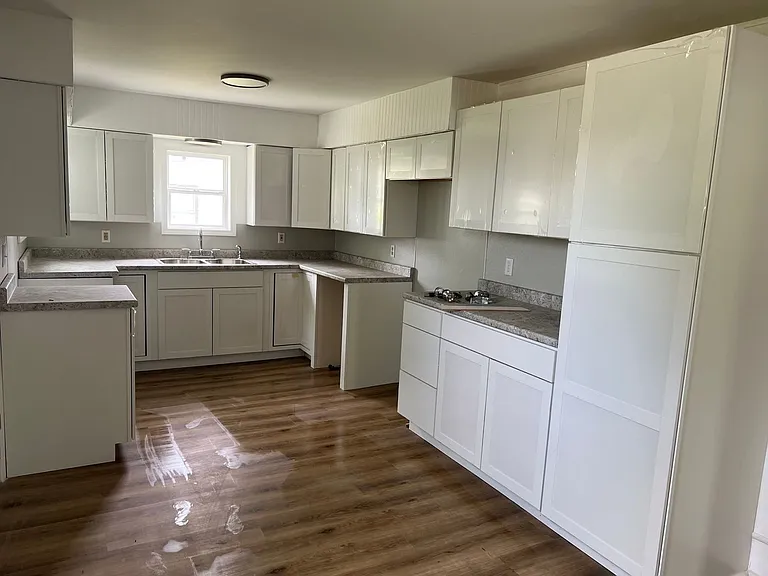 708 N Mulberry St — Photo 6