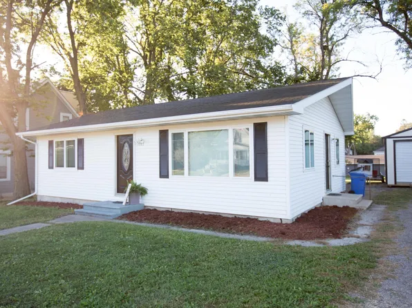 1177 Locust St, Dawson, MN 56232