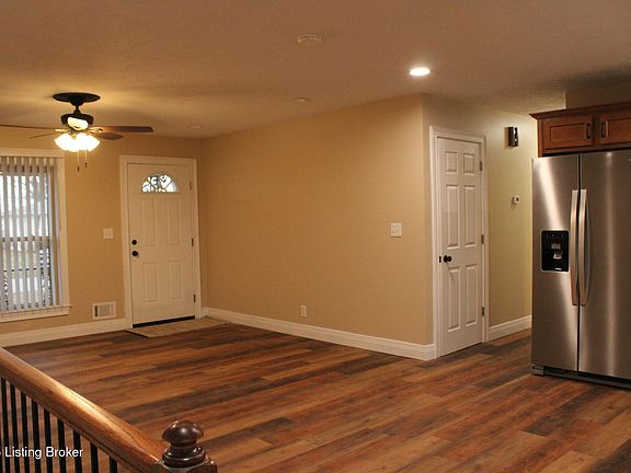 3rd image of 5513 Arid Ln