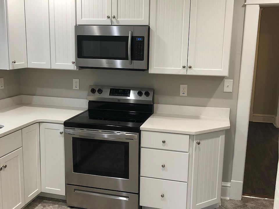 1st image of 512 W 37th St APT B