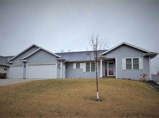 103 Savanna Ln, Janesville, MN 56048