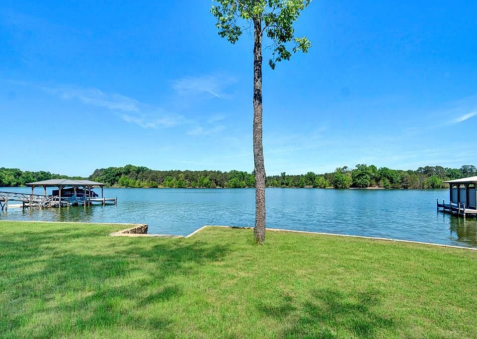 1st image of 208 Gardenia Dr