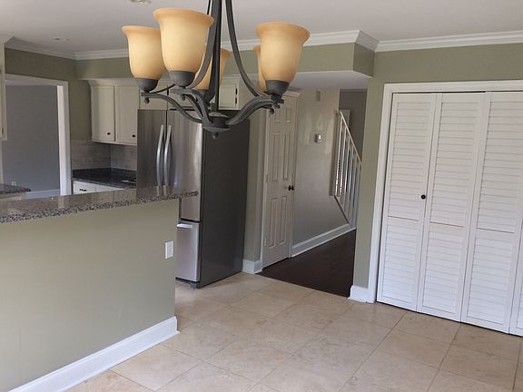 4th image of 4134 Foxmoor Dr