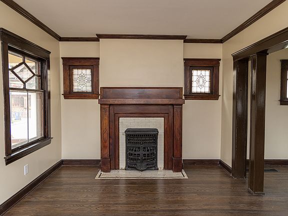 3rd image of 10003 Newton Ave