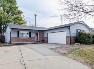 1402 N Shelly Dr, Mulvane, KS 67110