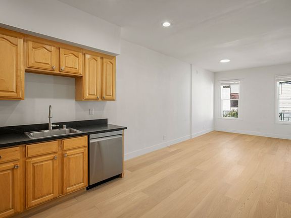 4th image of 1880 Page St APT 1
