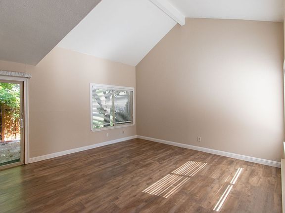 3rd image of 2656 Kentworth Way