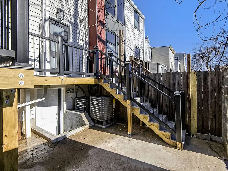 648 Keefer Pl NW #LL — Photo 16