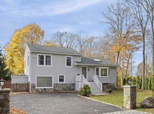 1 Fort Hill Ave, Gloucester, MA 01930