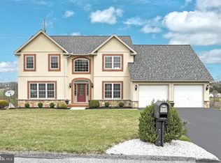 414 Boyd Dr, Red Lion, PA 17356