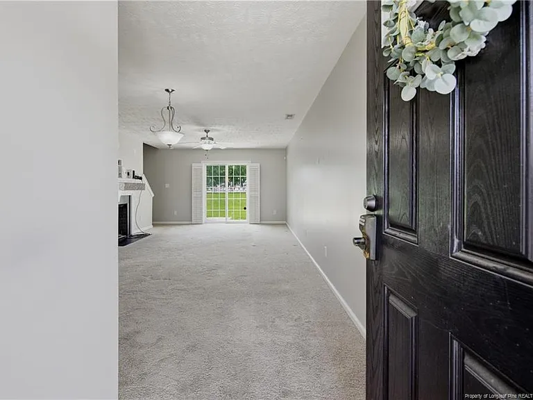 142 Collinwood Dr — Photo 5