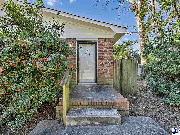 4th image of 7520 Pell St