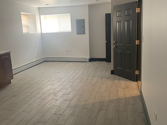 4th image of 5650 S Michigan Ave