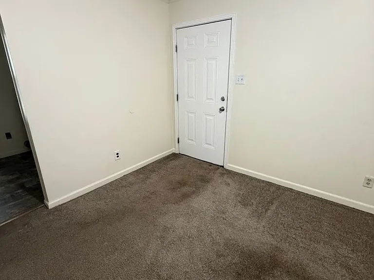 1364 Campbell St — Photo 4