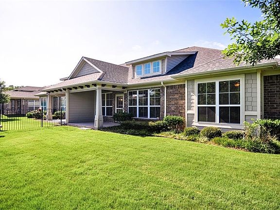 2nd image of 309 Terra Verde Ln