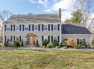 6 Fox Run Rd, Medway, MA 02053