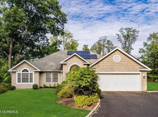 7 Grant Ct, Tinton Falls, NJ 07724