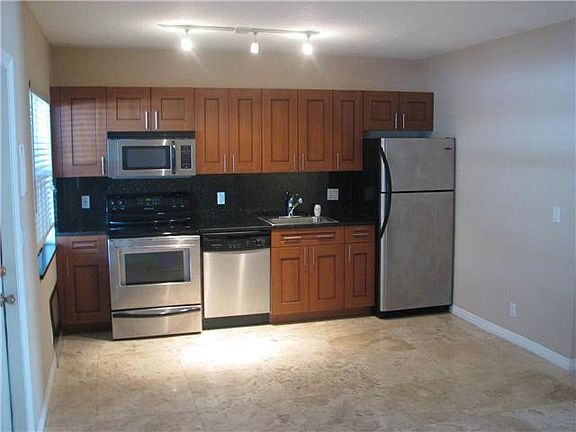 2nd image of 1470 N Dixie Hy #16