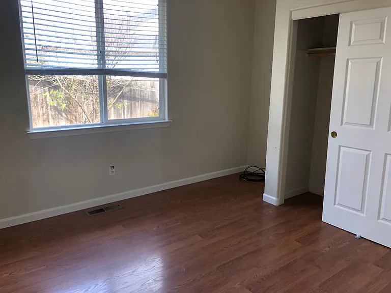 67 Cock Robin Ave — Photo 17