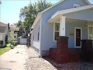 3rd image of 225 E 12th St