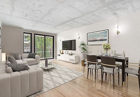 4th image of 3707 Blackstone Pl Penthouse 802
