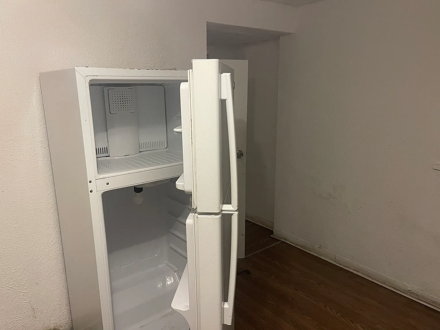 2 bed, 1322 sqft, $1,400 — Photo 2