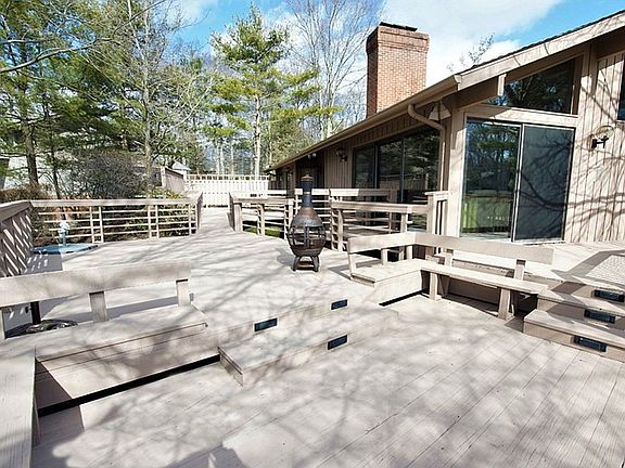 Party and relaxing deck