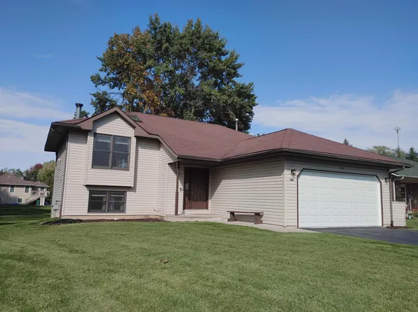 300 Briar Cliff St SW, Poplar Grove, IL 61065