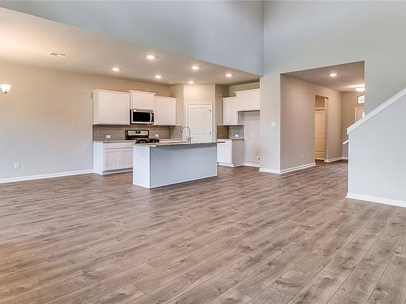 2nd image of 1747 Sawgrass Dr