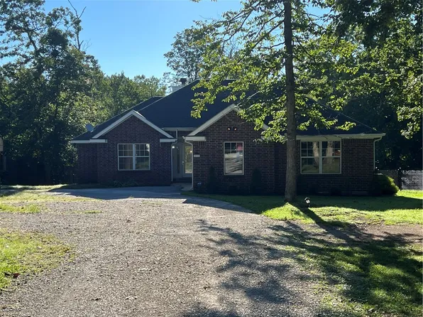 832 McCann Rd, Rogers, AR 72758