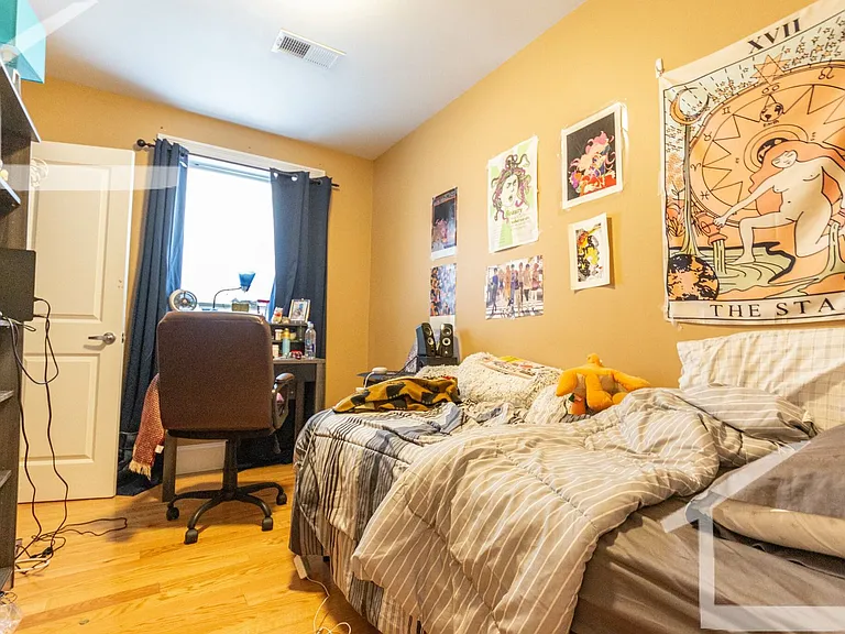32 Linden St #8 — Photo 7