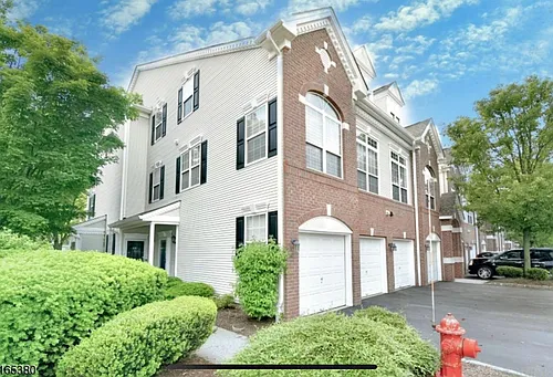 802 Firethorn Dr #802 Photo 1