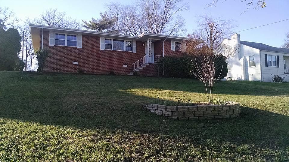 1st image of 713 Adams Aly