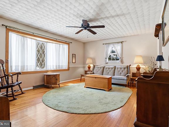 5th image of 5200 Harmony Grove Rd