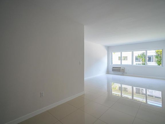 5th image of 1185 98th St #5-5-1185