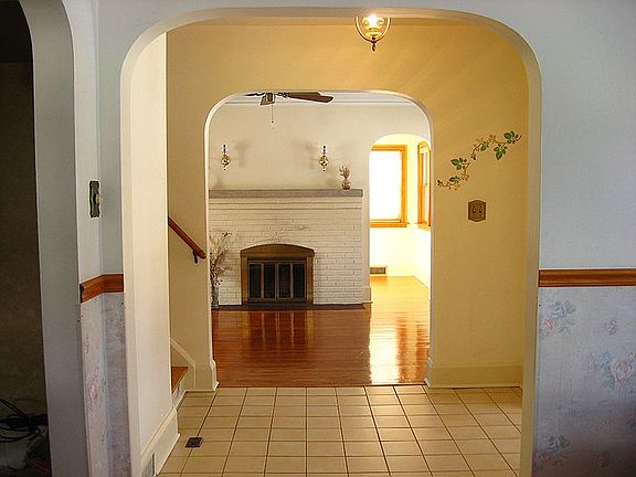 3rd image of 1603 Grant Ave