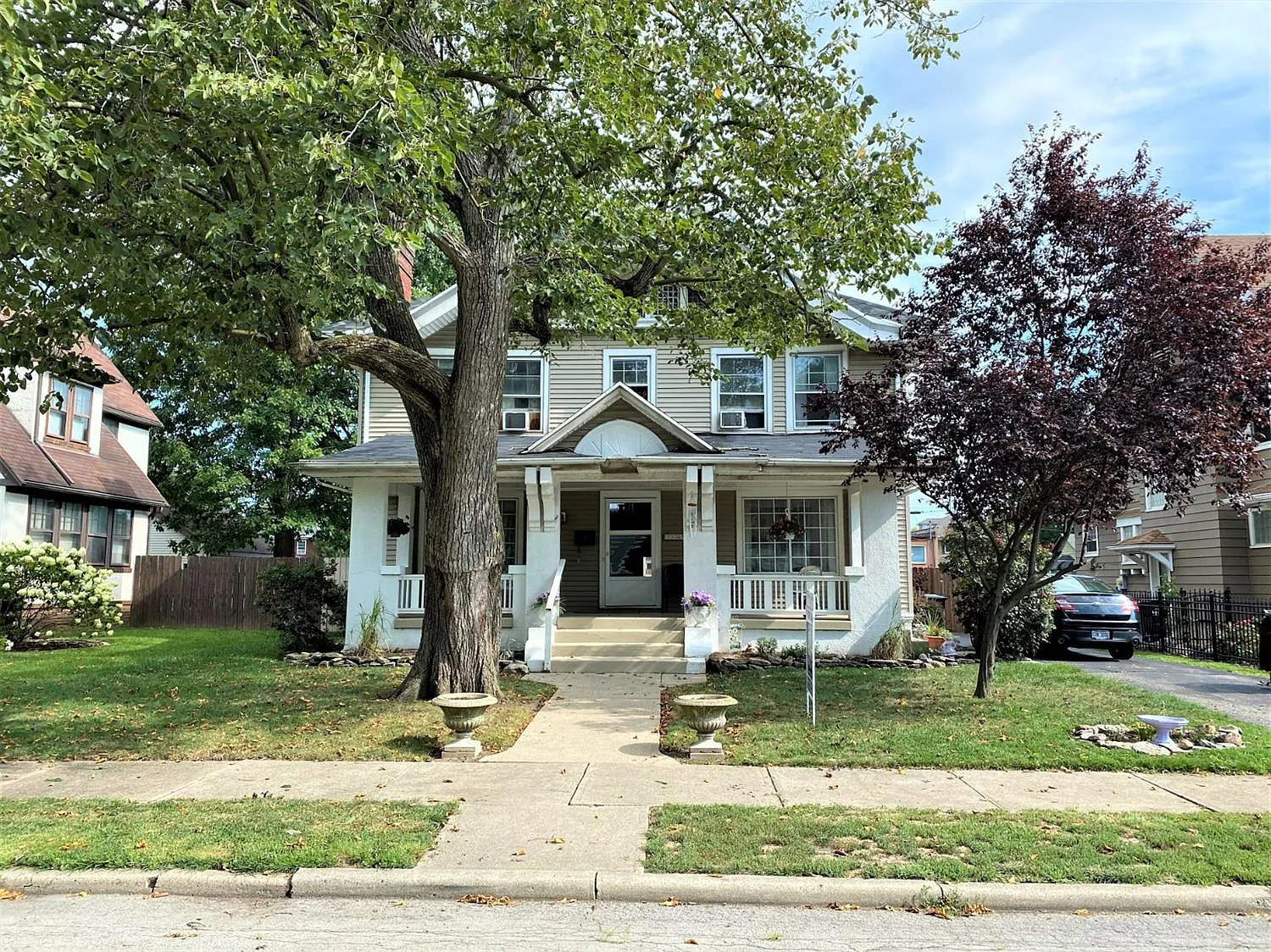 2109 Linden Ave photo 1